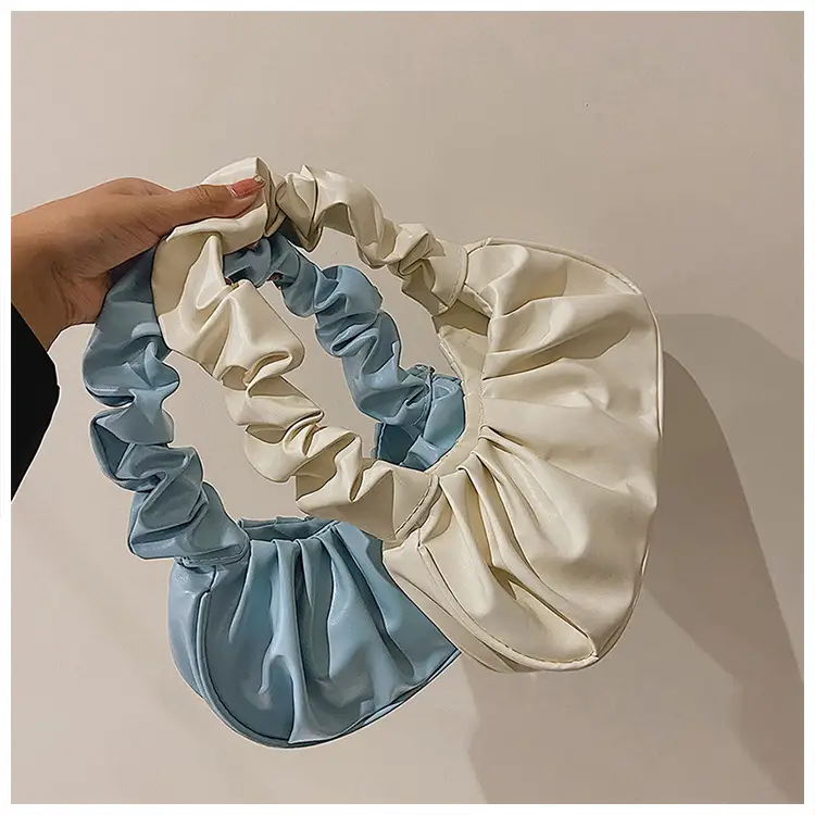 Cloud Pleated Women's Bag Black White 2023 — feature 31