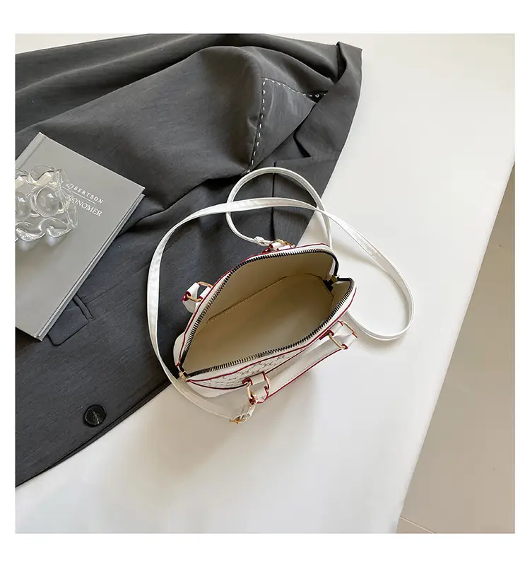 2025 New Spring Crossbody Bag with Retro Print & White Base — feature 38