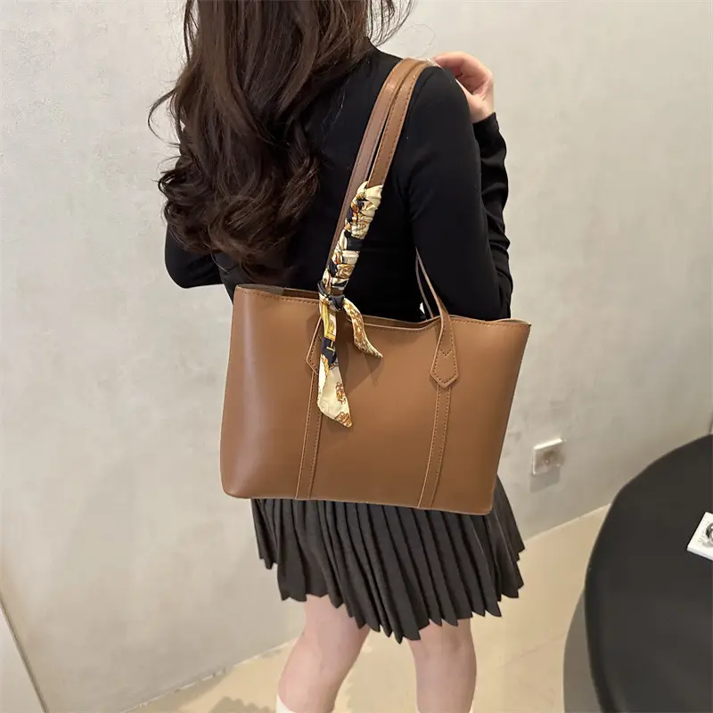 Retro Chic Shoulder Bag for College Students - Image 7