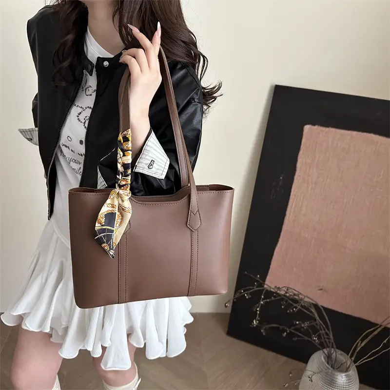 Retro Chic Shoulder Bag for College Students - Image 8