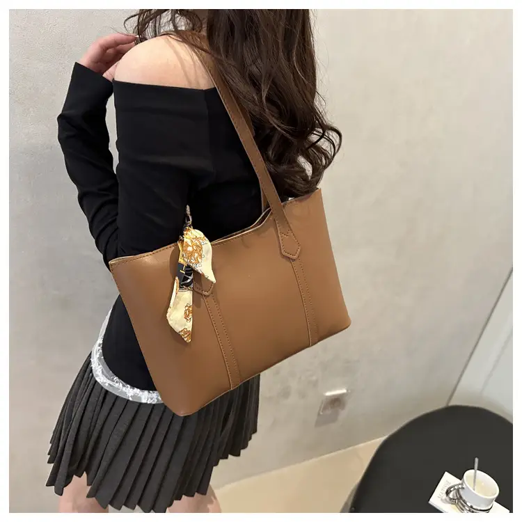 Retro Chic Shoulder Bag for College Students — feature 14