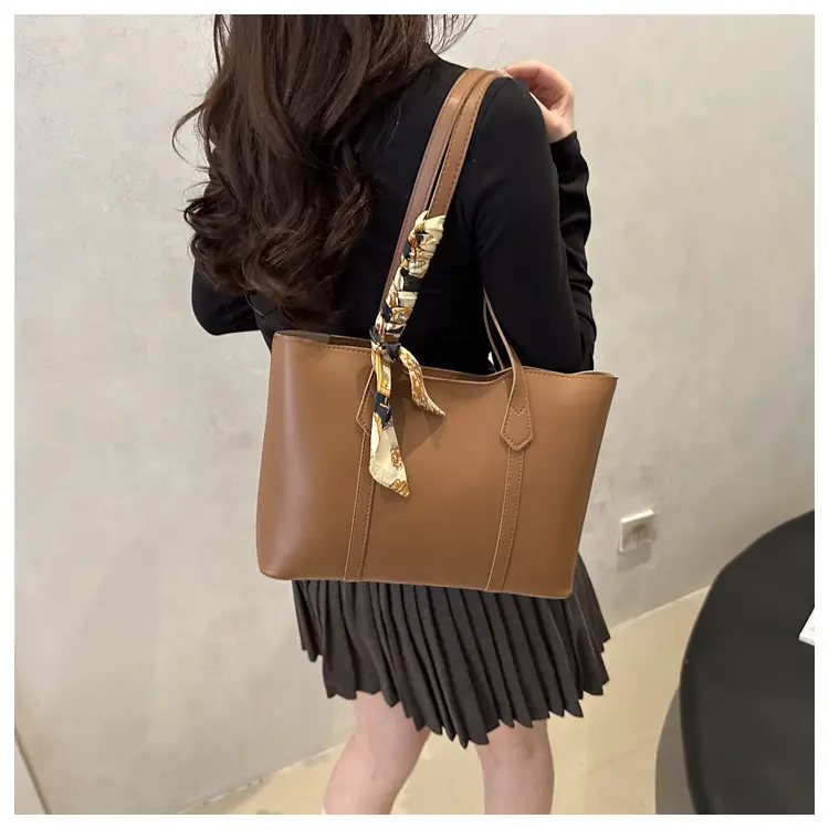 Retro Chic Shoulder Bag for College Students — feature 15