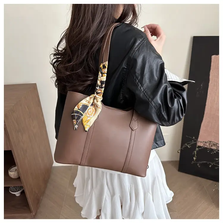 Retro Chic Shoulder Bag for College Students — feature 17