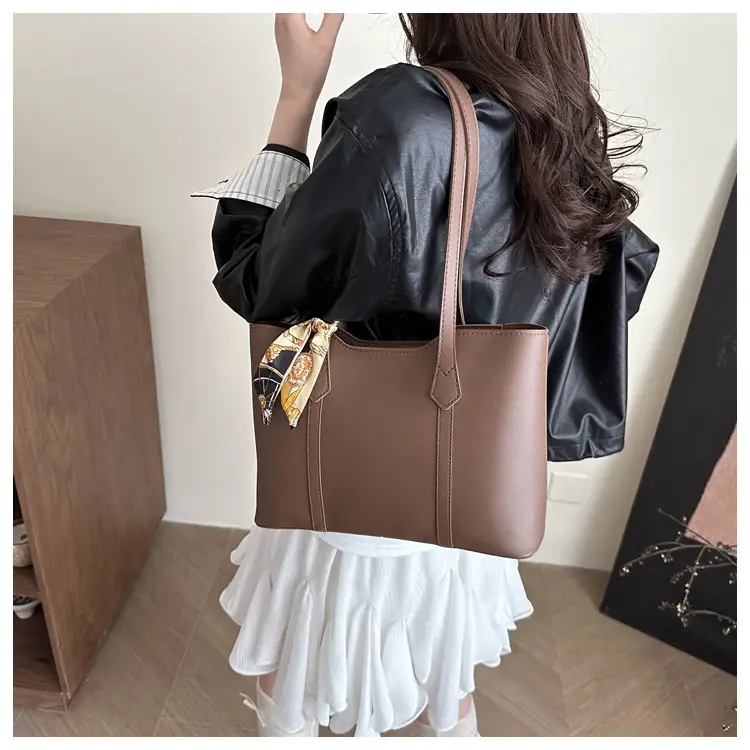 Retro Chic Shoulder Bag for College Students — feature 18