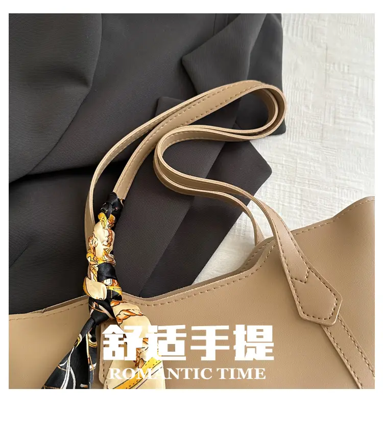 Retro Chic Shoulder Bag for College Students — feature 3