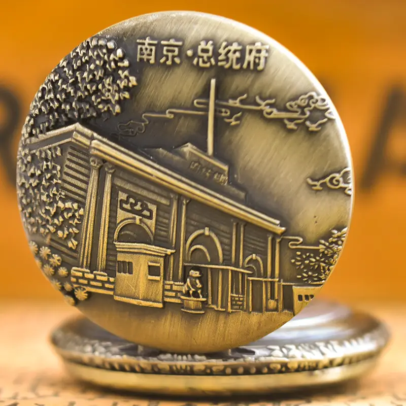 Silver Metal Pocket Watch Commemorative Necklace — feature 6