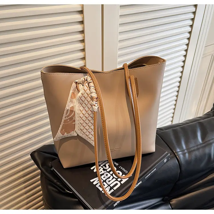 Black Women's Large Capacity Tote Bag with Adjustable Strap — feature 19