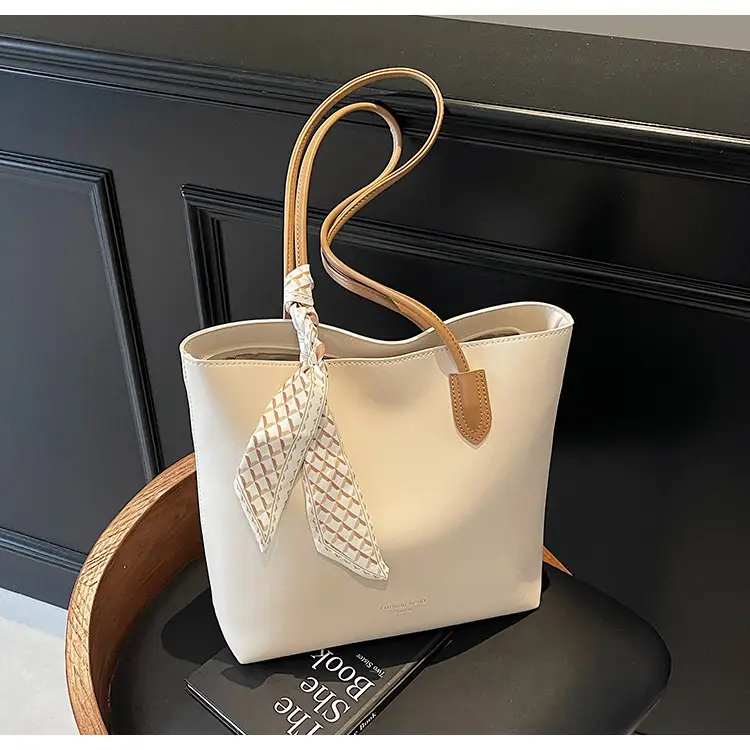Black Women's Large Capacity Tote Bag with Adjustable Strap — feature 21