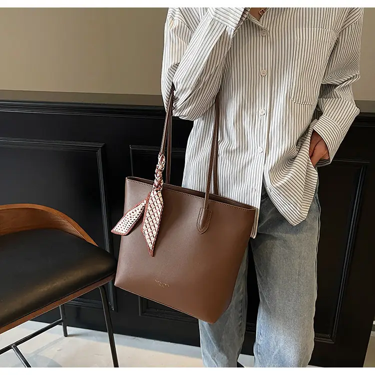 Black Women's Large Capacity Tote Bag with Adjustable Strap — feature 23
