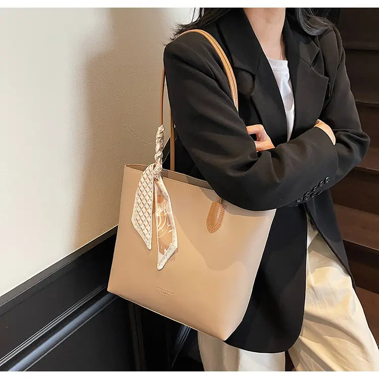 Black Women's Large Capacity Tote Bag with Adjustable Strap — feature 25