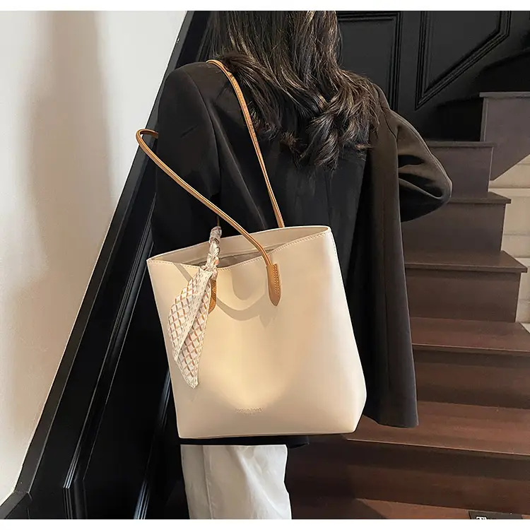 Black Women's Large Capacity Tote Bag with Adjustable Strap — feature 26