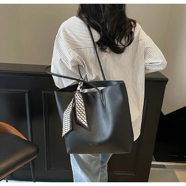 Black Women's Large Capacity Tote Bag with Adjustable Strap — feature 28