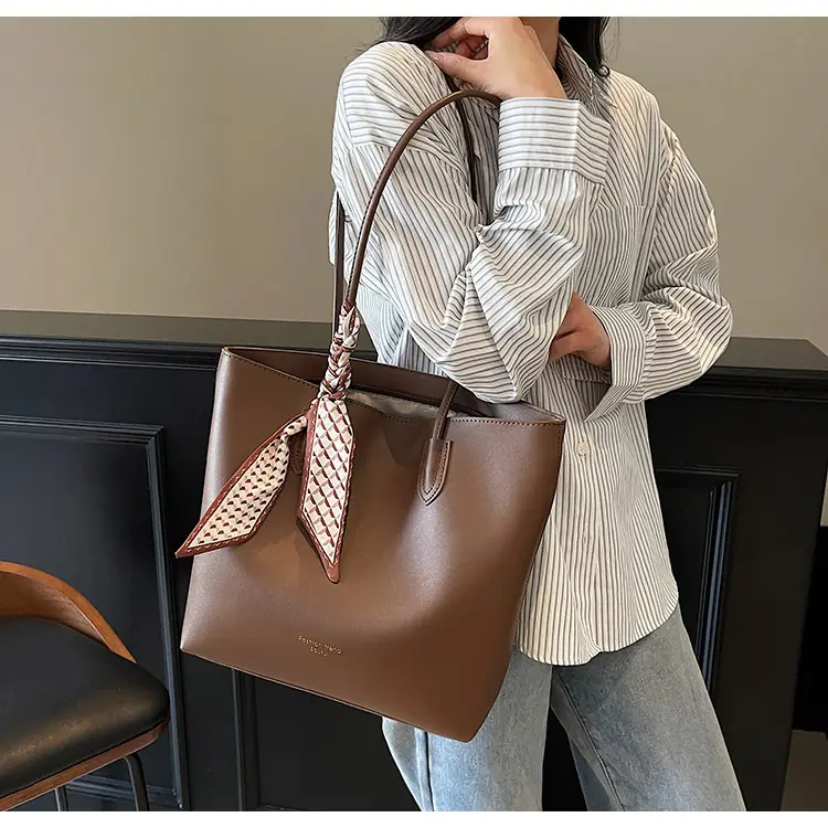 Black Women's Large Capacity Tote Bag with Adjustable Strap — feature 31