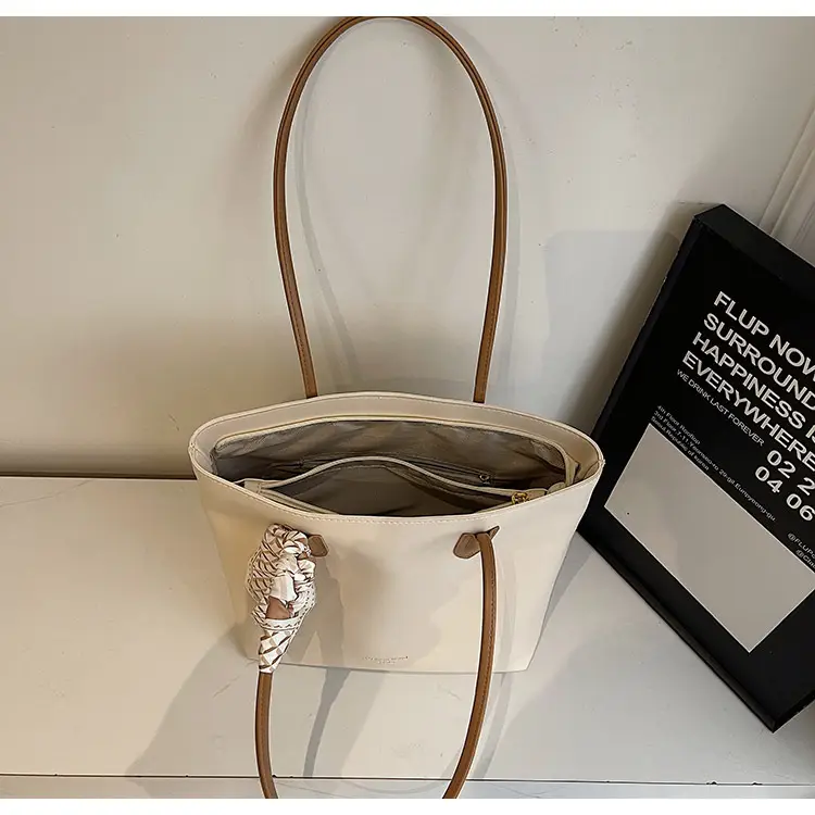 Black Women's Large Capacity Tote Bag with Adjustable Strap — feature 9