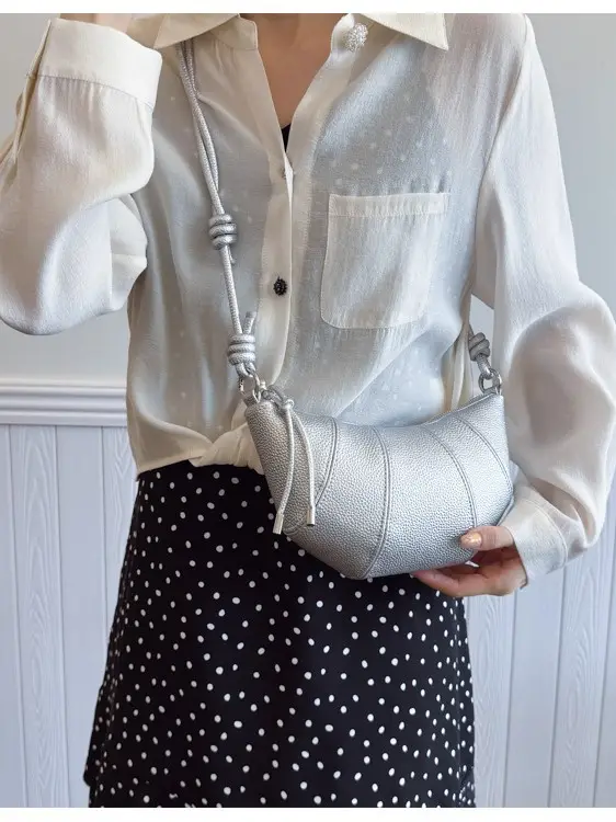Women's Cream Crossbody Bag with Pearl Chain - Image 7