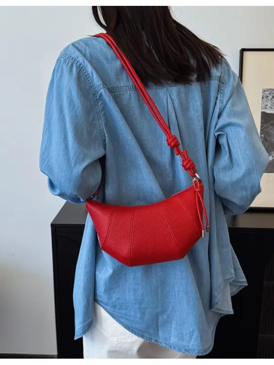 Women's Cream Crossbody Bag with Pearl Chain - Image 8