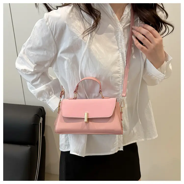 2025 Women's Black Retro Commuter Bag with Lock Buckle — feature 14