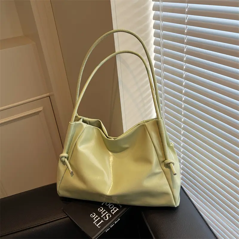 Large Capacity Korean Style Shoulder Bag Solid Color Elegant Design - Image 6