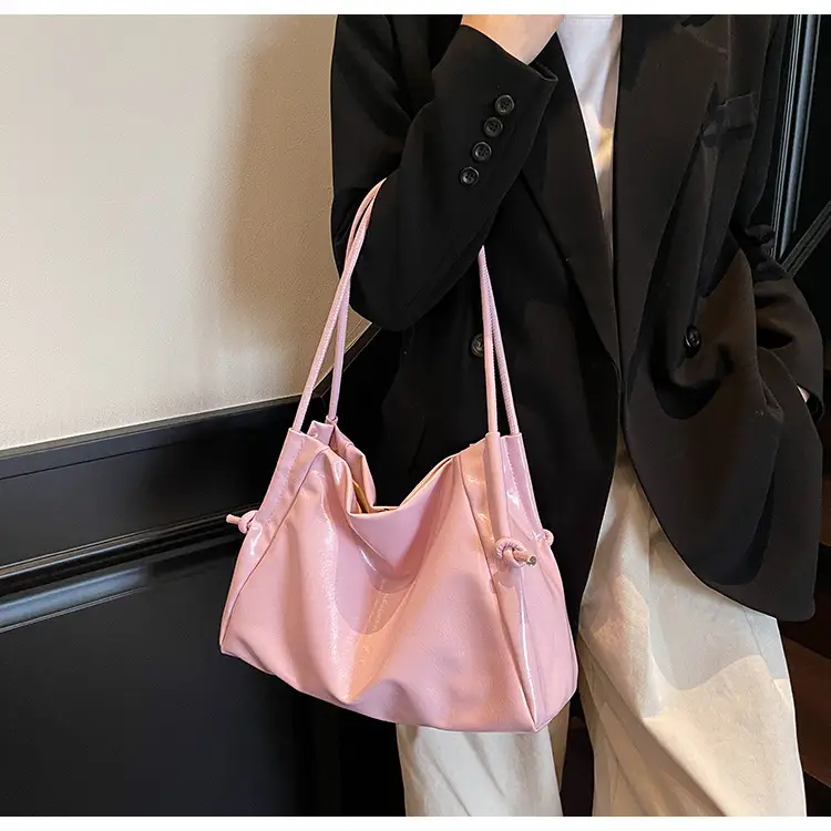 Large Capacity Korean Style Shoulder Bag Solid Color Elegant Design — feature 11