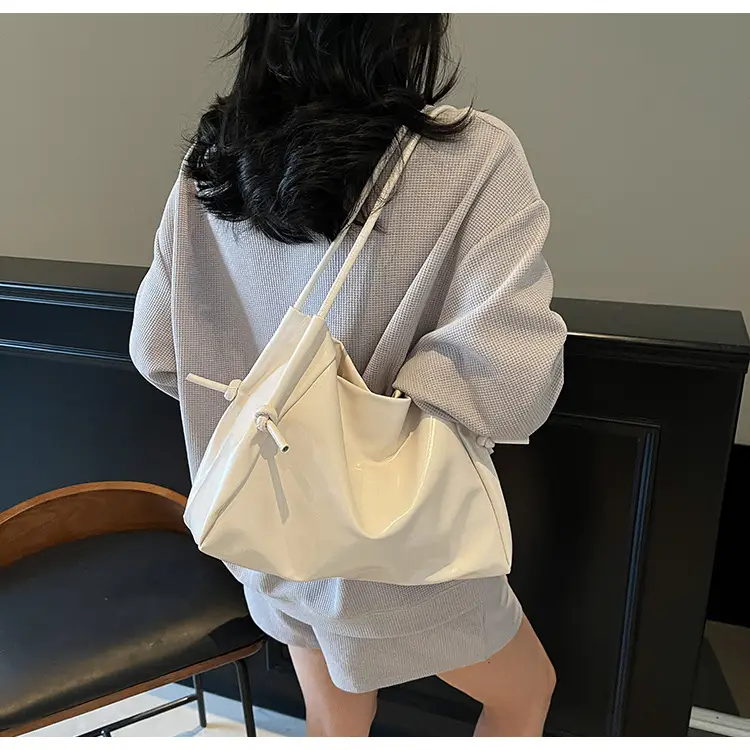 Large Capacity Korean Style Shoulder Bag Solid Color Elegant Design — feature 13