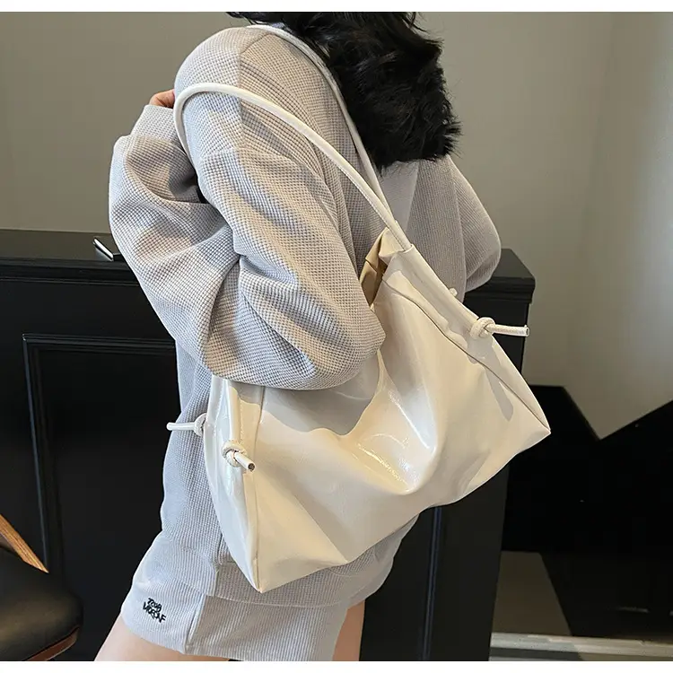 Large Capacity Korean Style Shoulder Bag Solid Color Elegant Design — feature 14