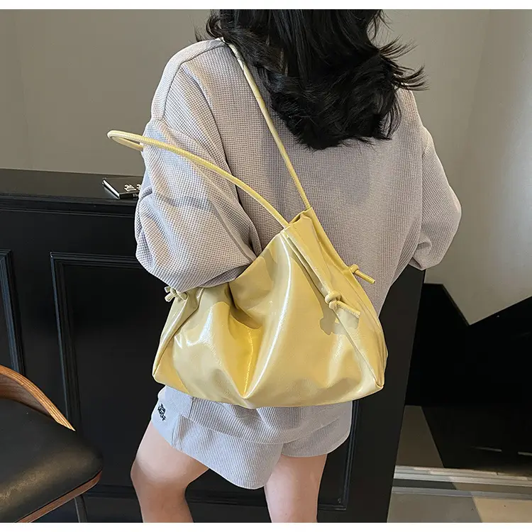Large Capacity Korean Style Shoulder Bag Solid Color Elegant Design — feature 16