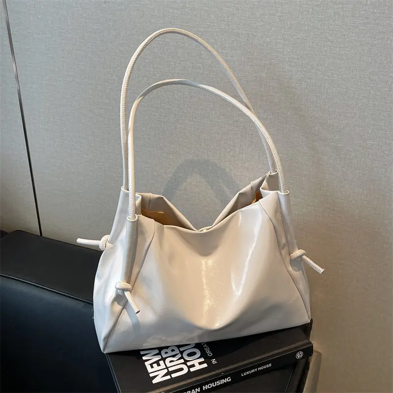 Large Capacity Korean Style Shoulder Bag Solid Color Elegant Design - Image 2