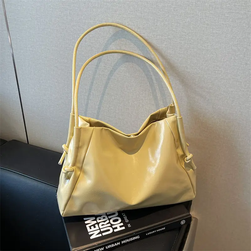 Large Capacity Korean Style Shoulder Bag Solid Color Elegant Design - Image 3