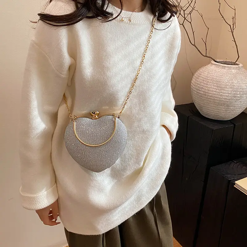 Heart Shaped Gold Chain Women's Bag - Image 7