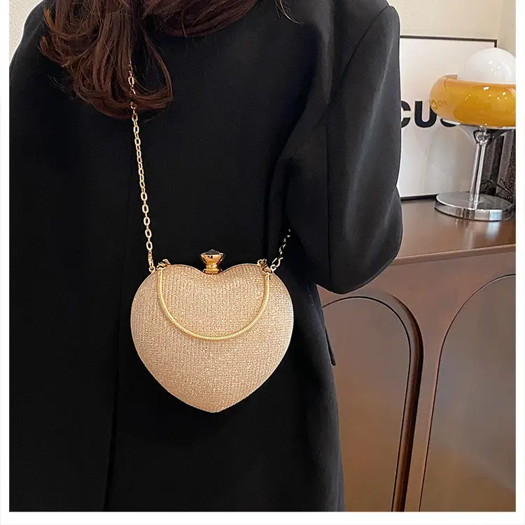 Heart Shaped Gold Chain Women's Bag — feature 13