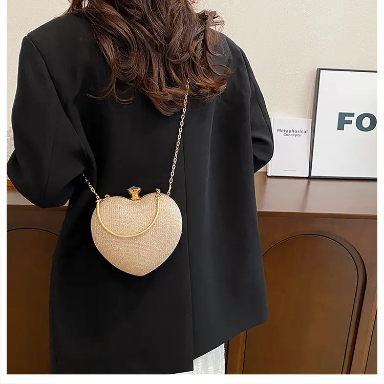 Heart Shaped Gold Chain Women's Bag — feature 14