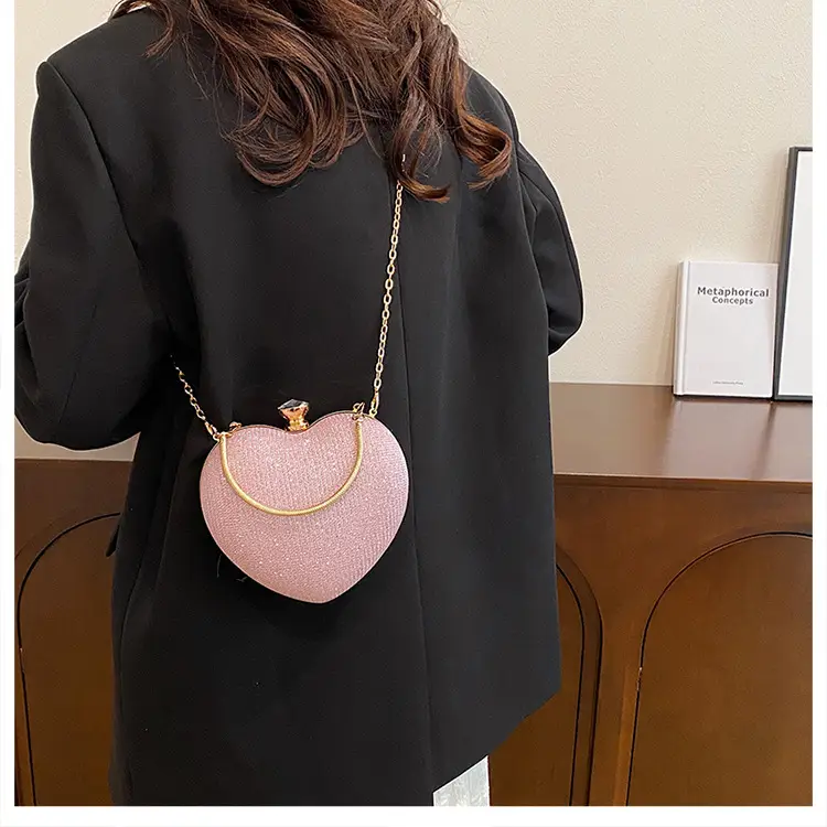 Heart Shaped Gold Chain Women's Bag — feature 17