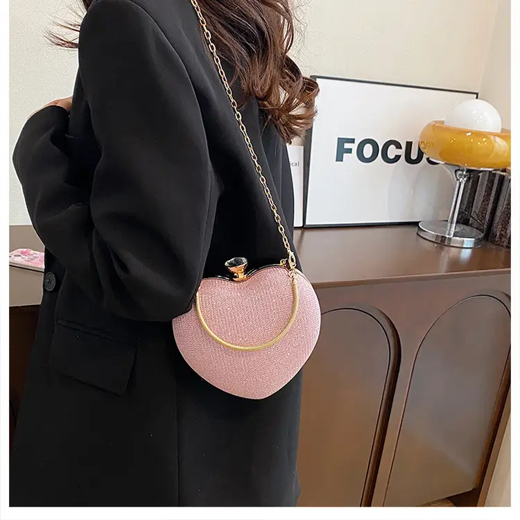 Heart Shaped Gold Chain Women's Bag — feature 18