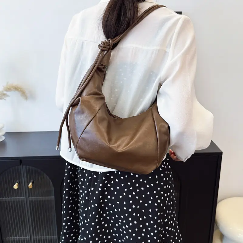 Women's Cream Korean Ins Retro Soft Leather Bag - Image 6