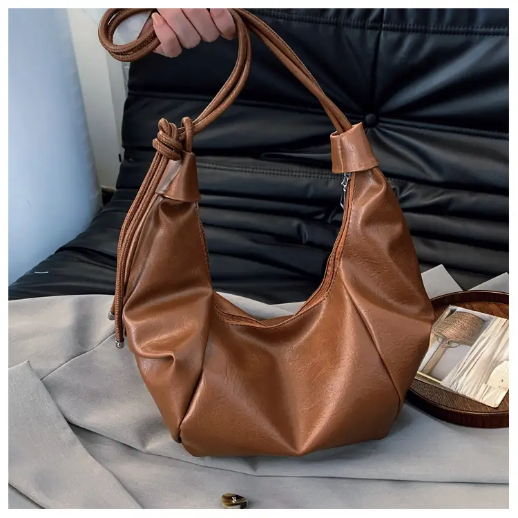 Women's Cream Korean Ins Retro Soft Leather Bag - Image 3