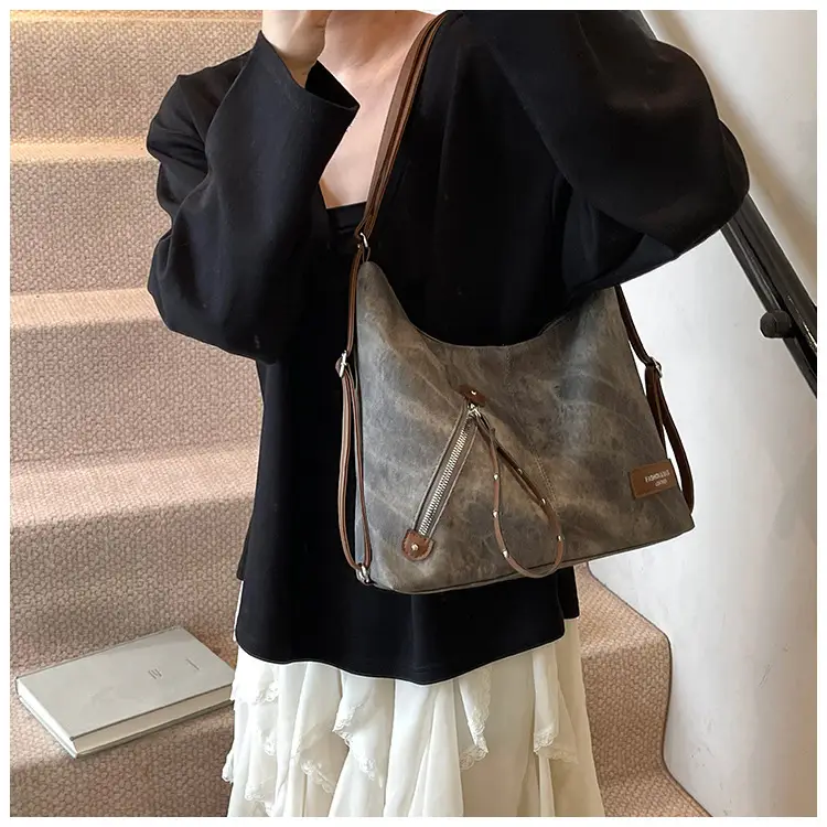 Luxury Blue Shoulder Tote Bag with Leather Strap & Pouch — feature 19