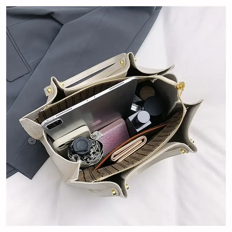 Women's White Leather Retro Tote Bag 2024 Winter — feature 28