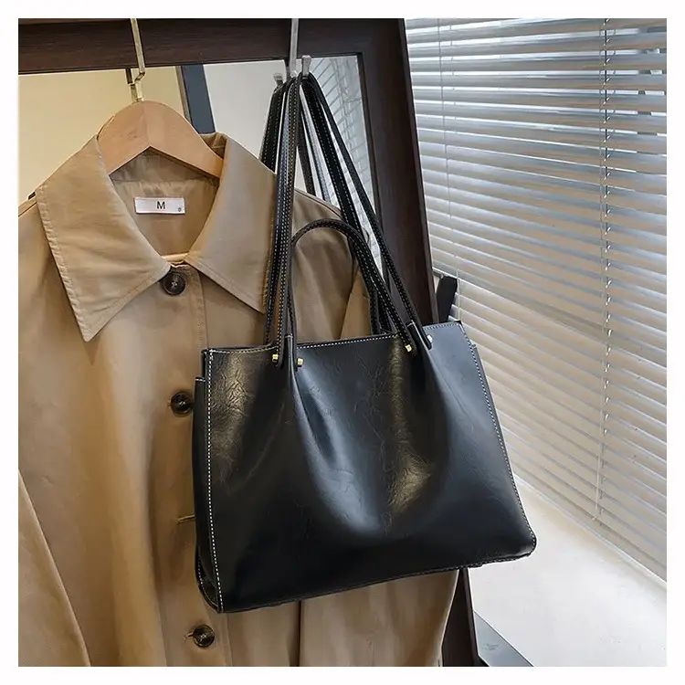Women's White Leather Retro Tote Bag 2024 Winter — feature 3