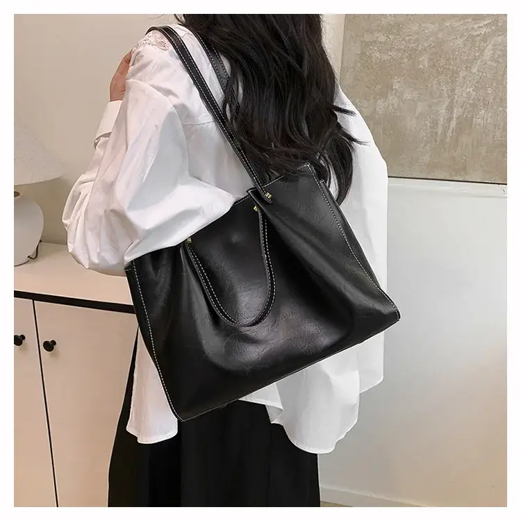 Women's White Leather Retro Tote Bag 2024 Winter — feature 39