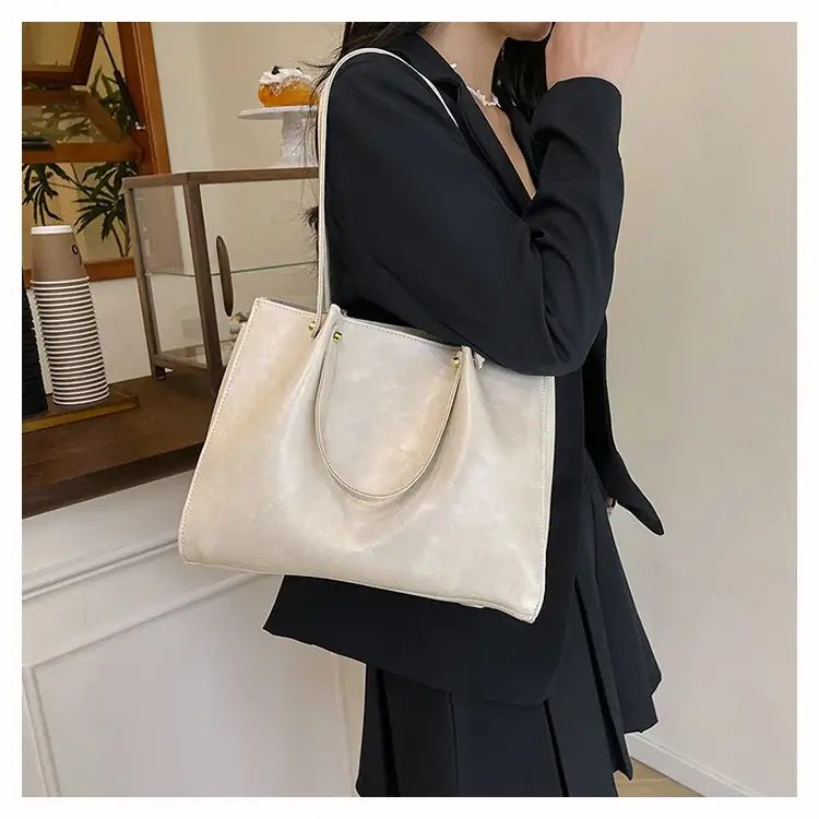 Women's White Leather Retro Tote Bag 2024 Winter — feature 43