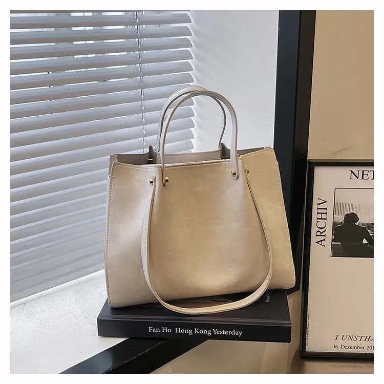 Women's White Leather Retro Tote Bag 2024 Winter — feature 6