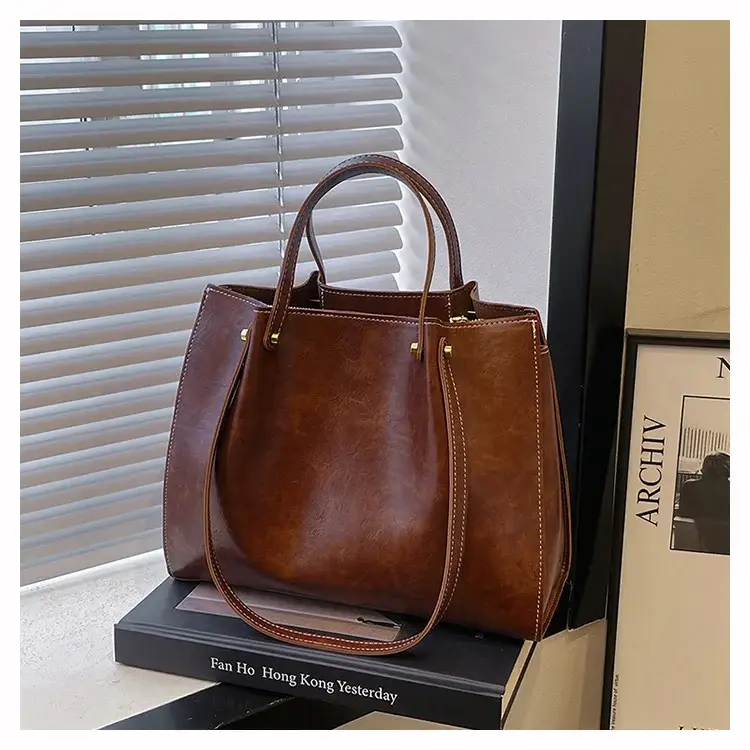Women's White Leather Retro Tote Bag 2024 Winter — feature 7