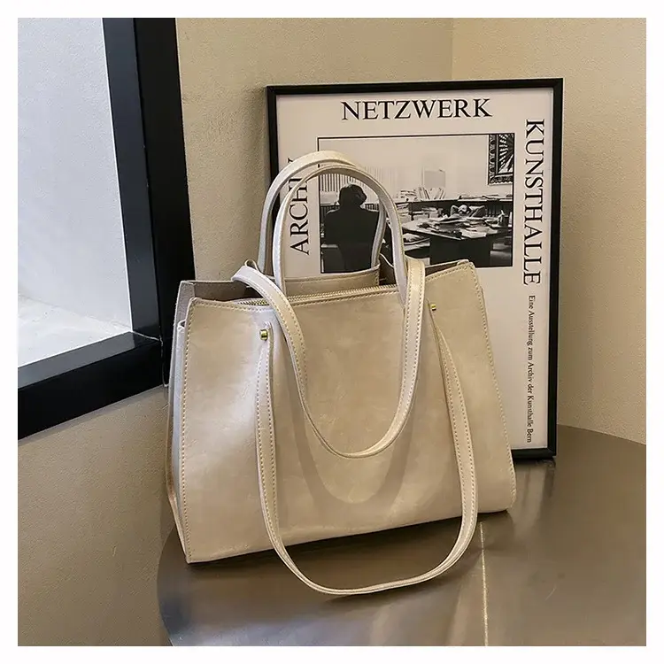 Women's White Leather Retro Tote Bag 2024 Winter — feature 8