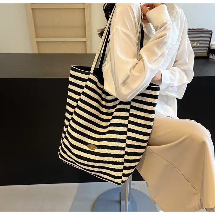 Striped Crossbody Bag for Women Large Capacity — feature 11