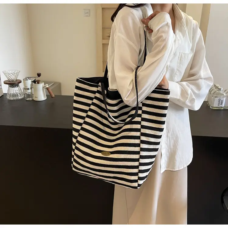 Striped Crossbody Bag for Women Large Capacity — feature 15