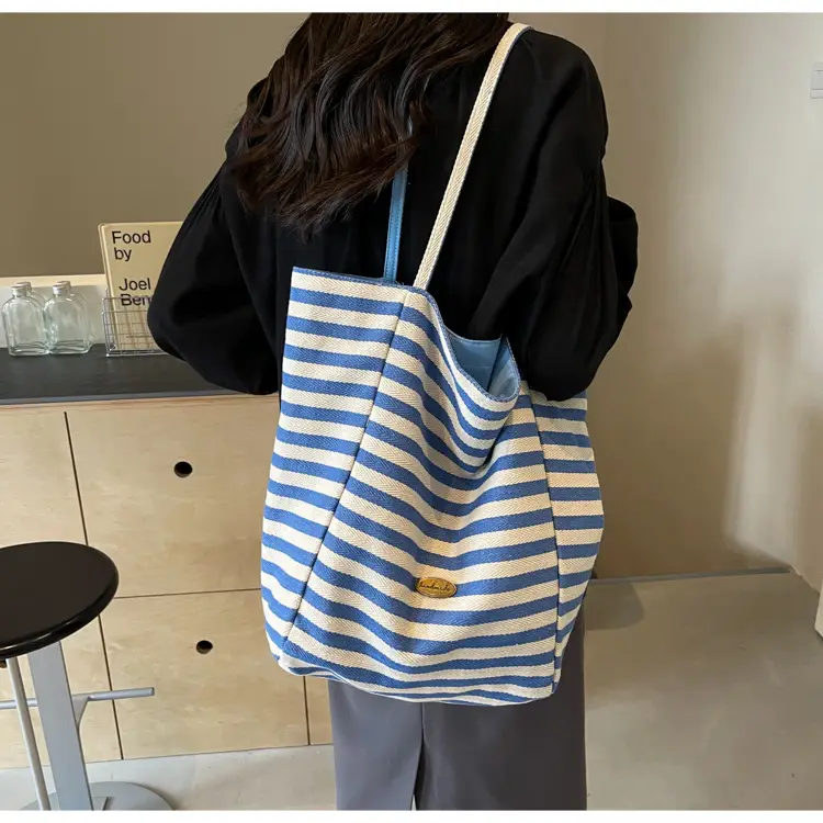Striped Crossbody Bag for Women Large Capacity — feature 27