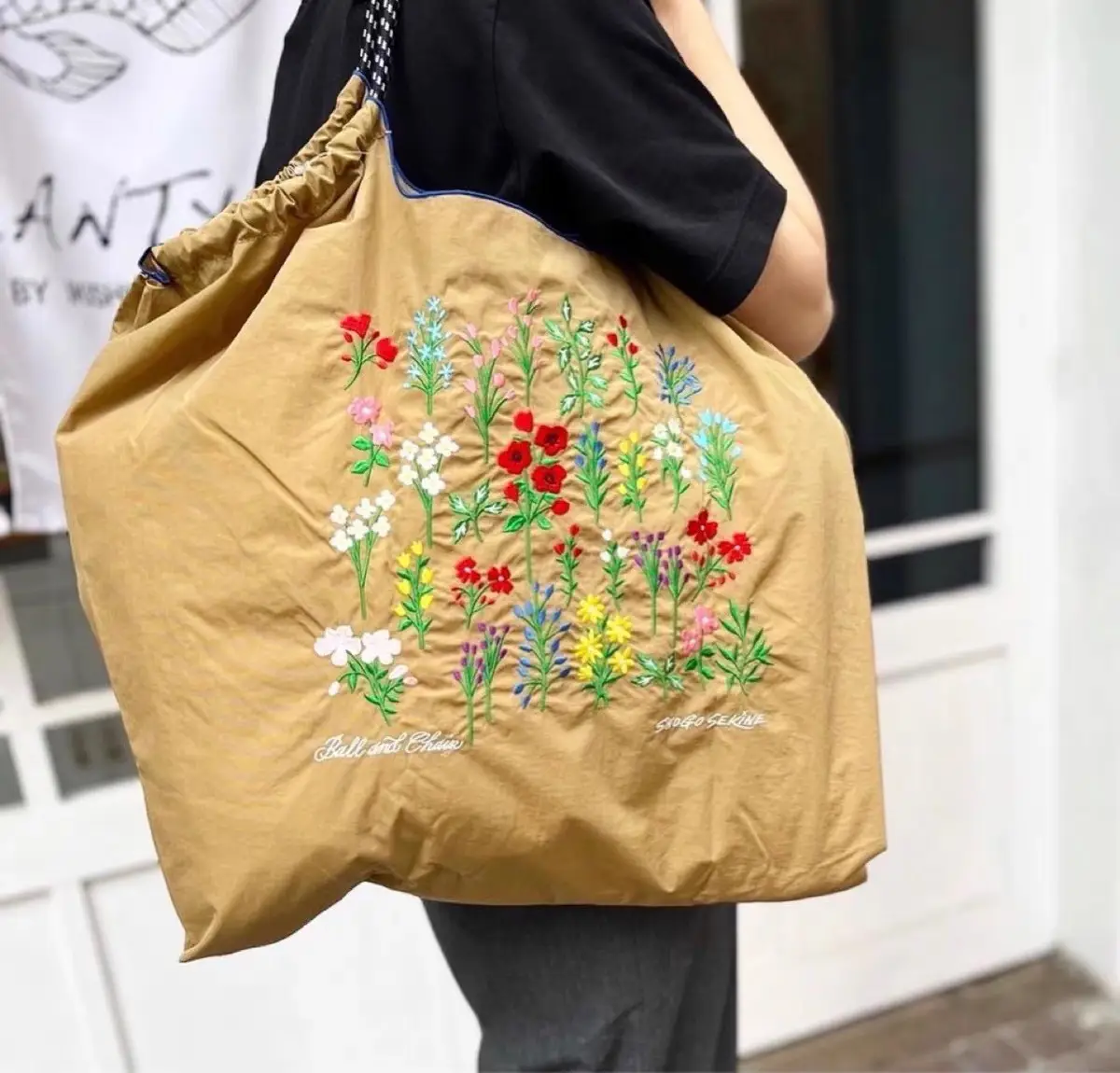 Pink Embroidered Shoulder Bag for Women luggage and leather goods - Image 111