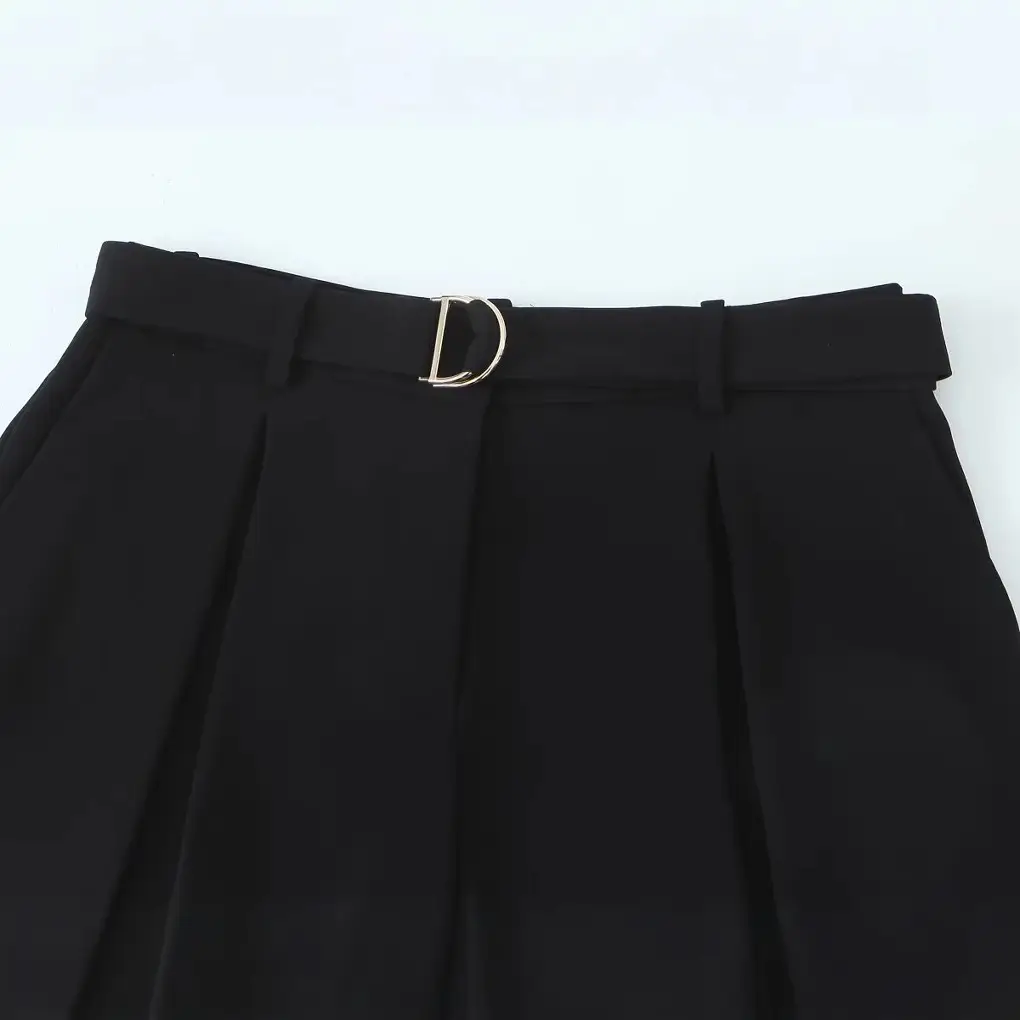 Black Pleated Shorts with Belt for Women - Image 3