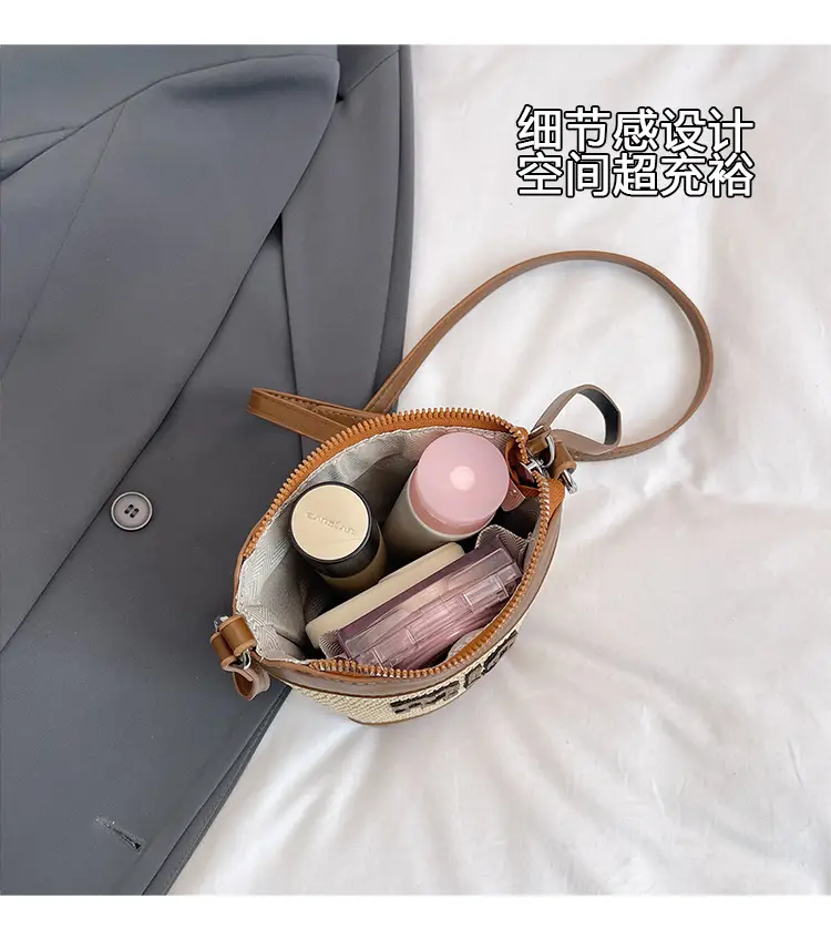 Women's Straw Mobile Phone Bag with Monogram Print — feature 6