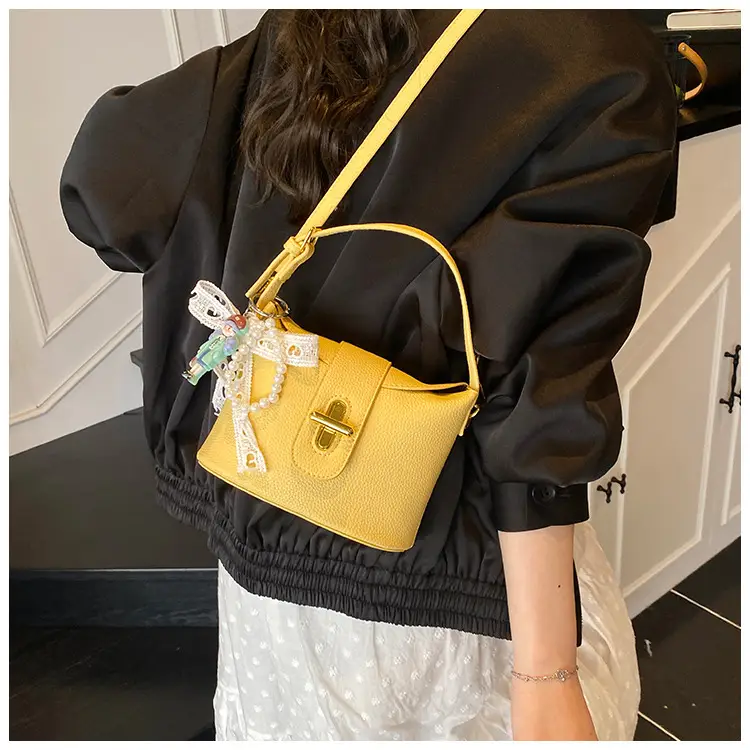 Pink Leather Shoulder Bag for Women 2025 — feature 28